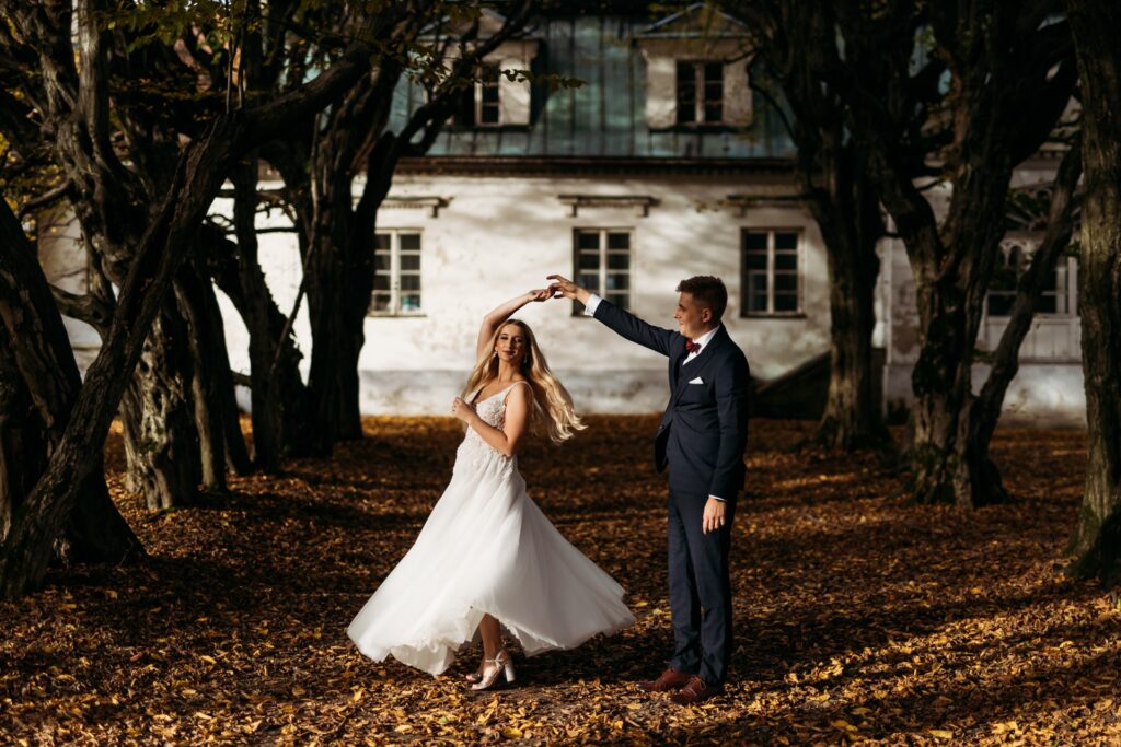 Plener ślubny – Dworek w Mogilanach